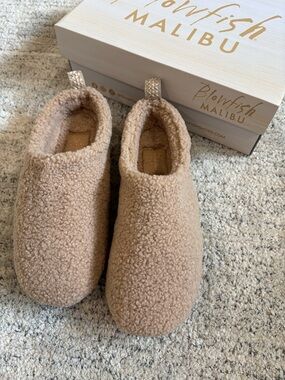 Blowfish Malibu Cushie Sherpa Slippers (size 10) (NWT)